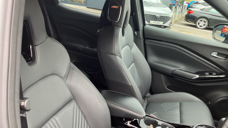 Nissan Juke 1.6 Hybrid Tekna 5dr Auto Hybrid Hatchback